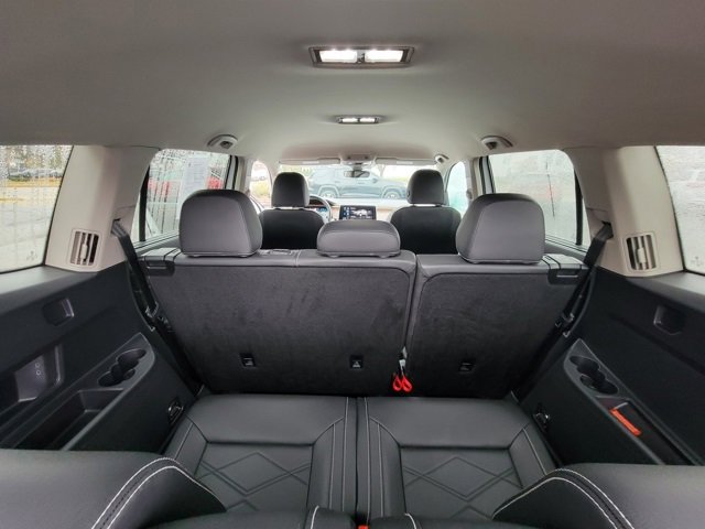Used 2025 Volkswagen Atlas SE image 29
