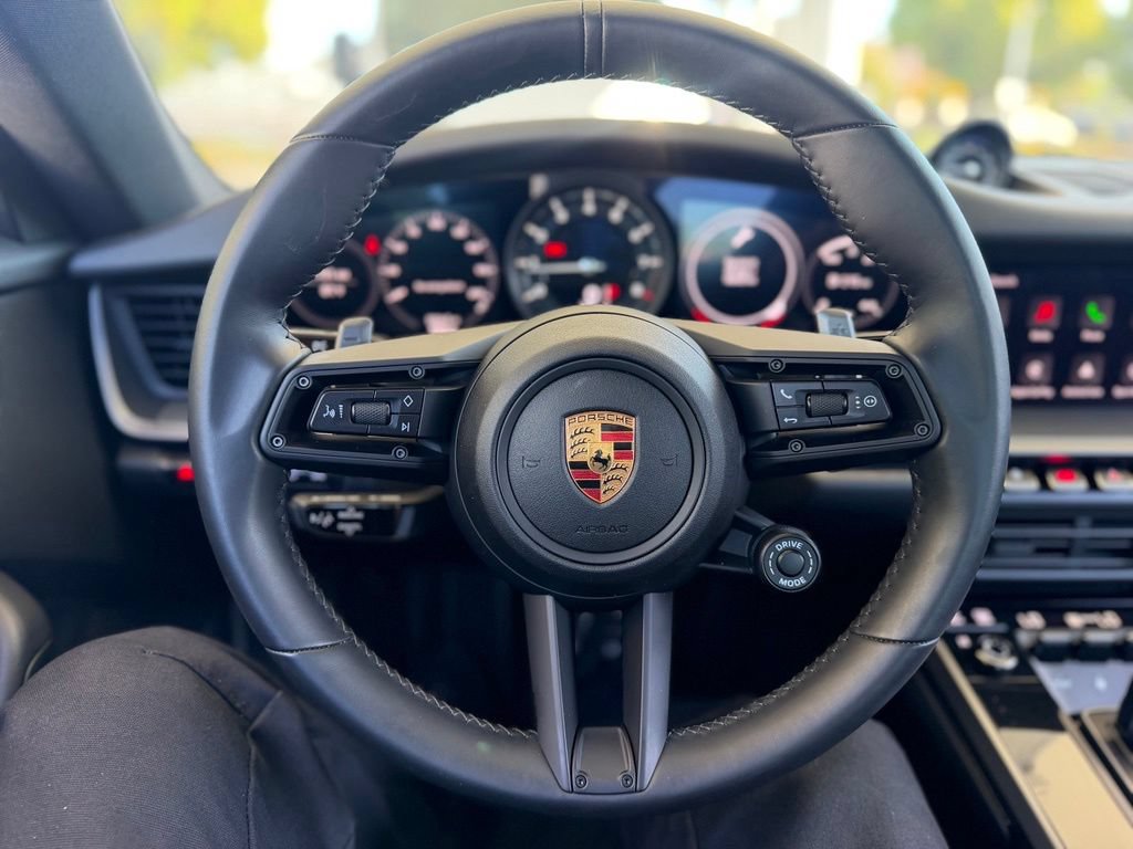 Used 2022 Porsche 911 Carrera RWD image 6