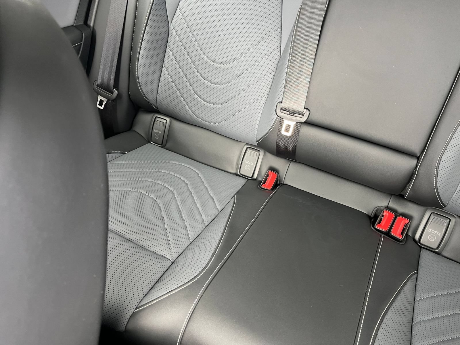 Used 2026 Volkswagen Tiguan SE AWD/4WD image 41