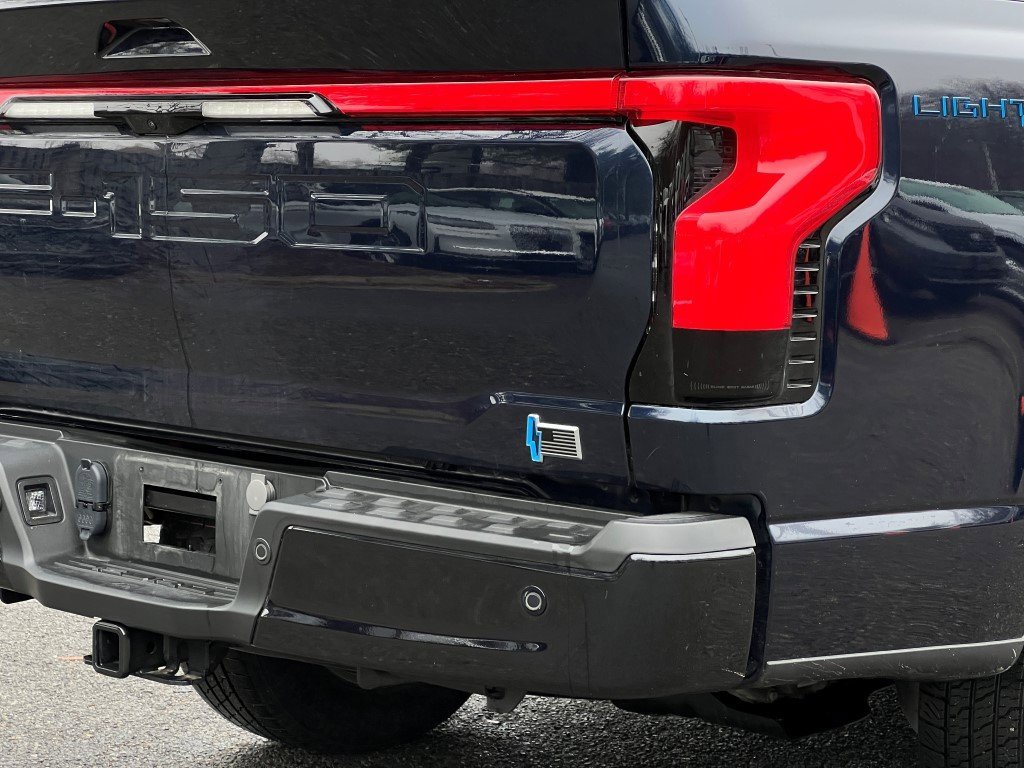 Used 2024 Ford F150 Lightning Lariat image 6