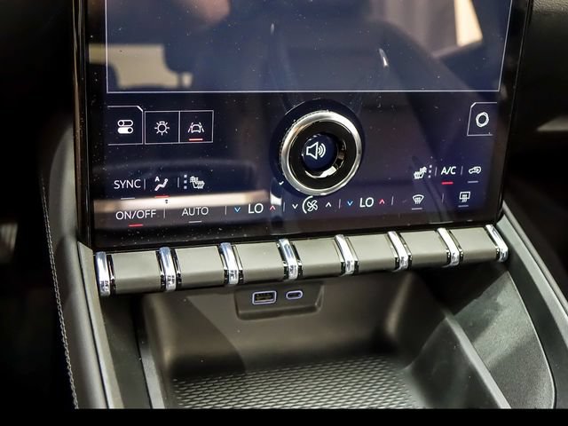 New 2027 GMC Terrain Elevation w/ Elevation Premium Package AWD/4WD image 16
