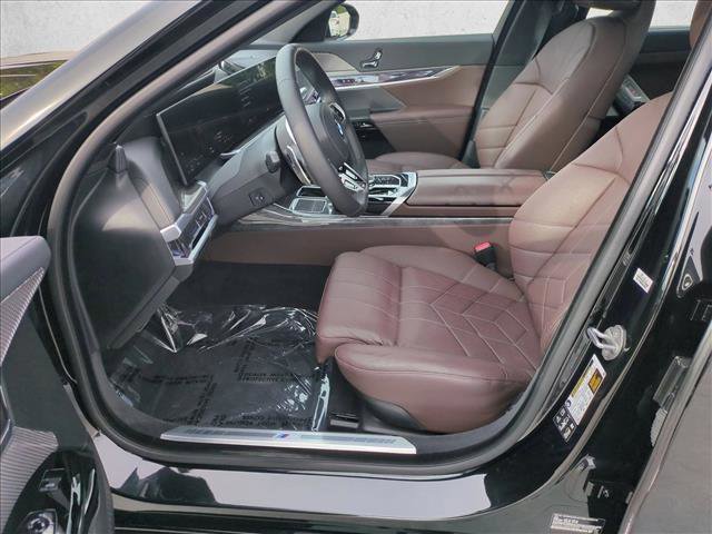 Used 2024 BMW 760i xDrive w/ Premium Package 2 image 17