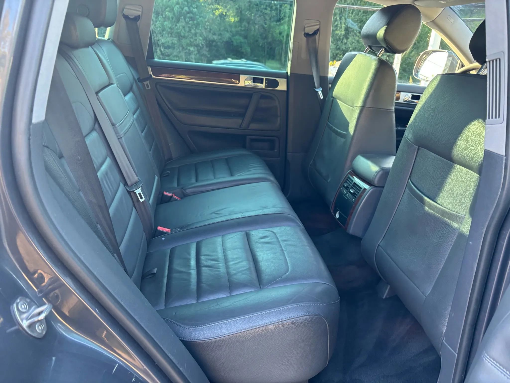 Used 2009 Volkswagen Touareg VR6 image 18