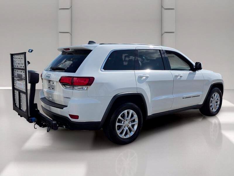 Certified 2022 Jeep Grand Cherokee Laredo E RWD image 5