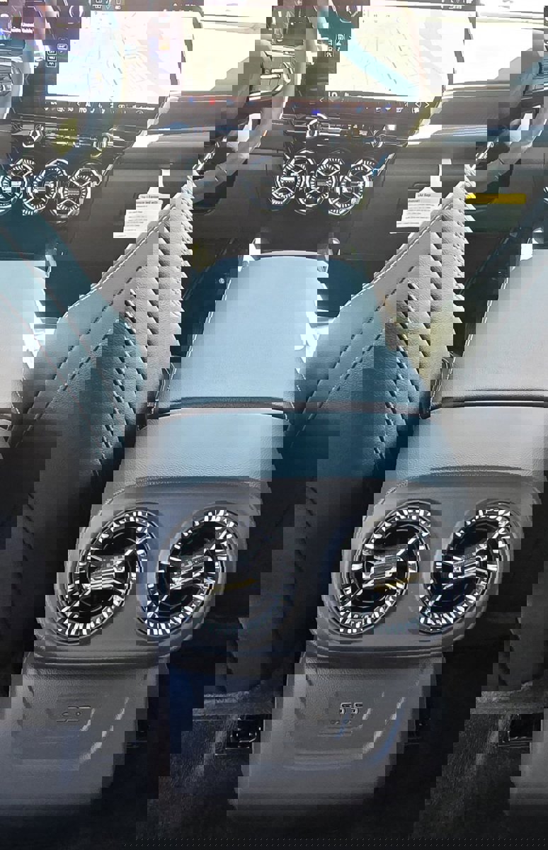 Used 2025 Chevrolet Blazer EV LT w/ Super Cruise Package image 28