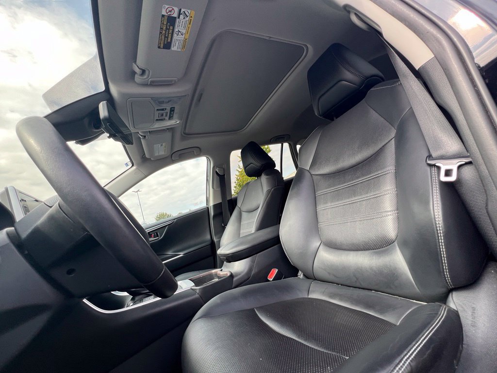Used 2019 Toyota RAV4 Limited w/ Advanced Technology Package AWD/4WD image 16