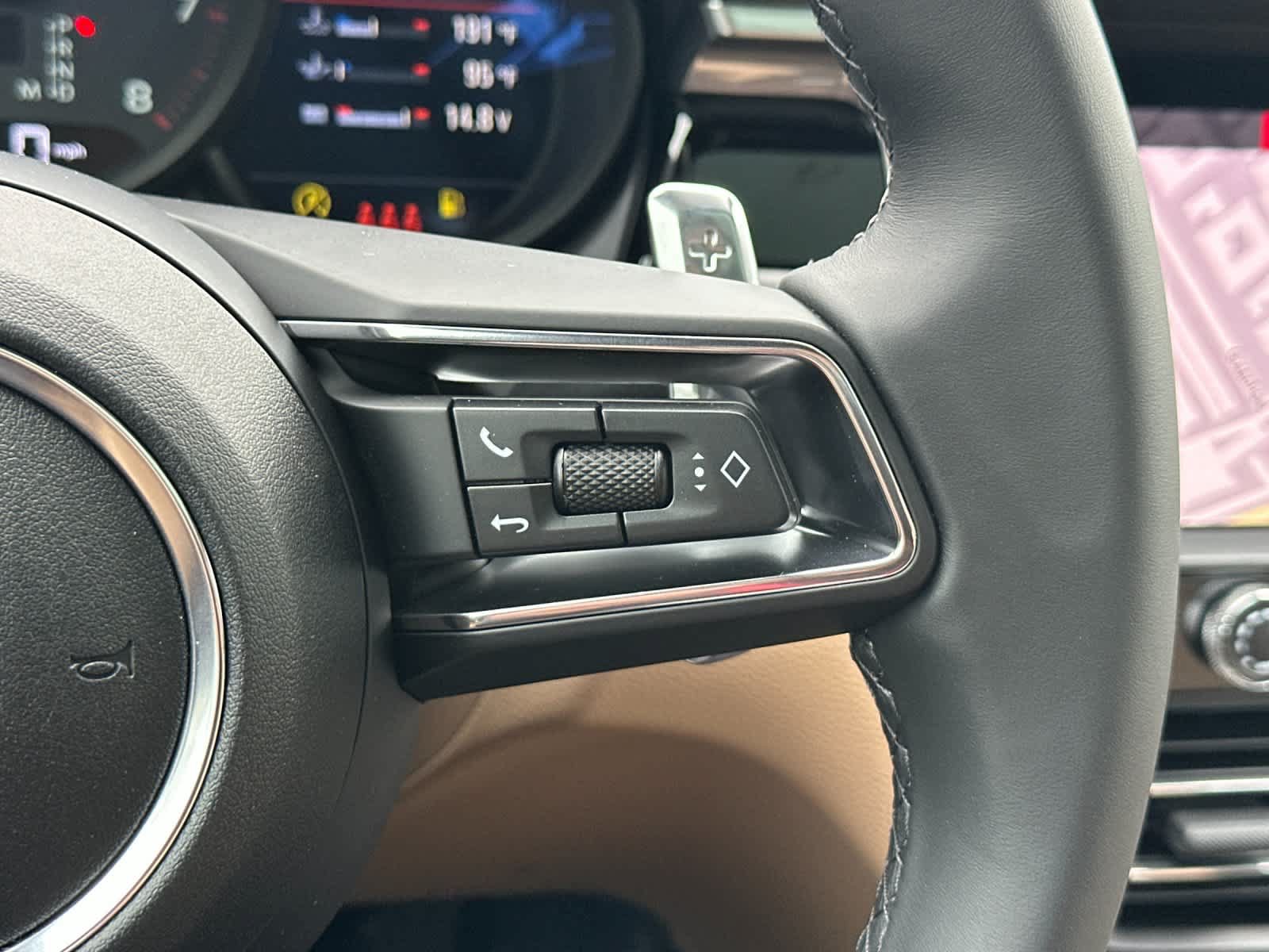 New 2026 Porsche Macan AWD/4WD image 28