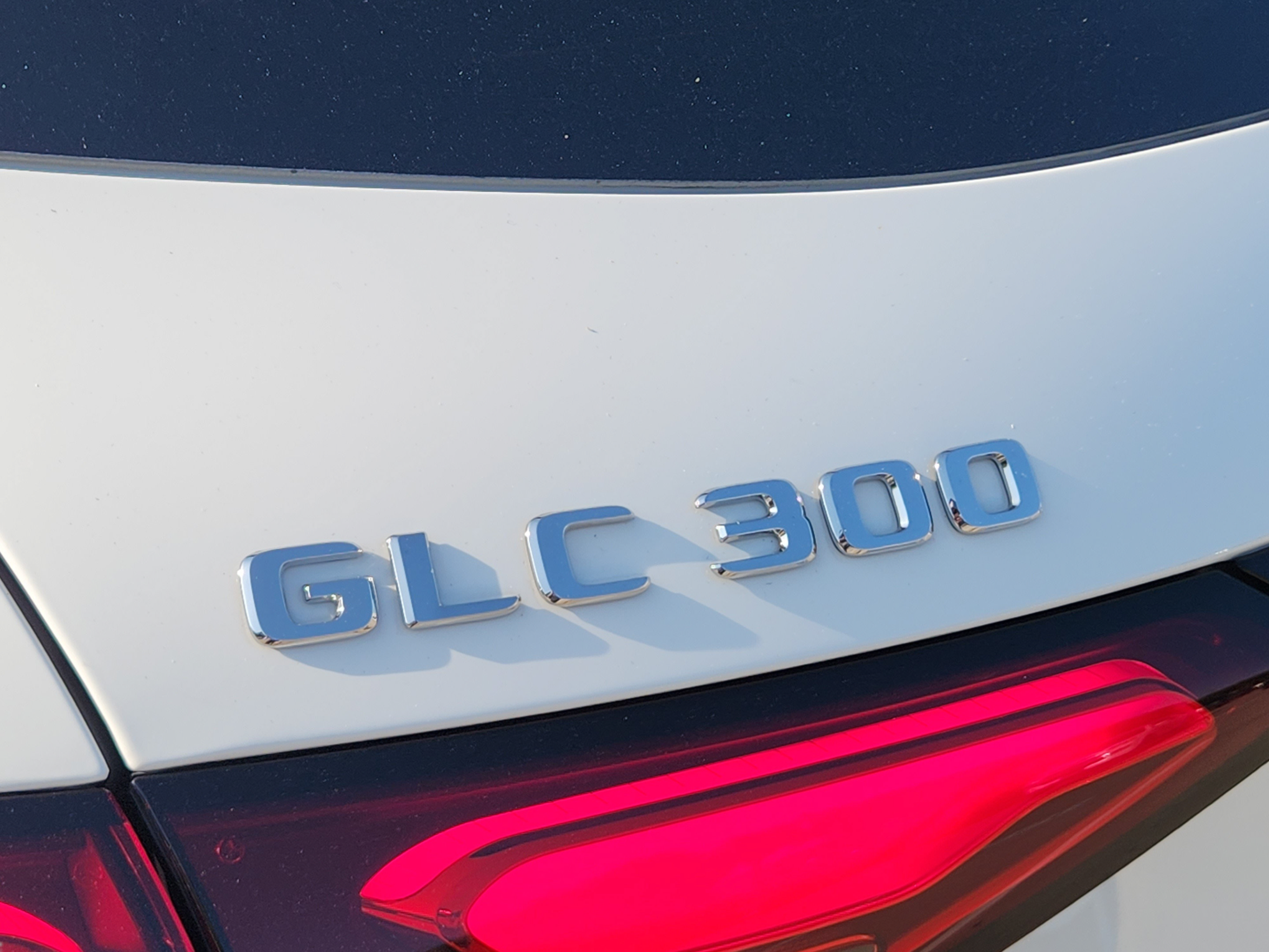 Used 2025 Mercedes-Benz GLC 300 image 36