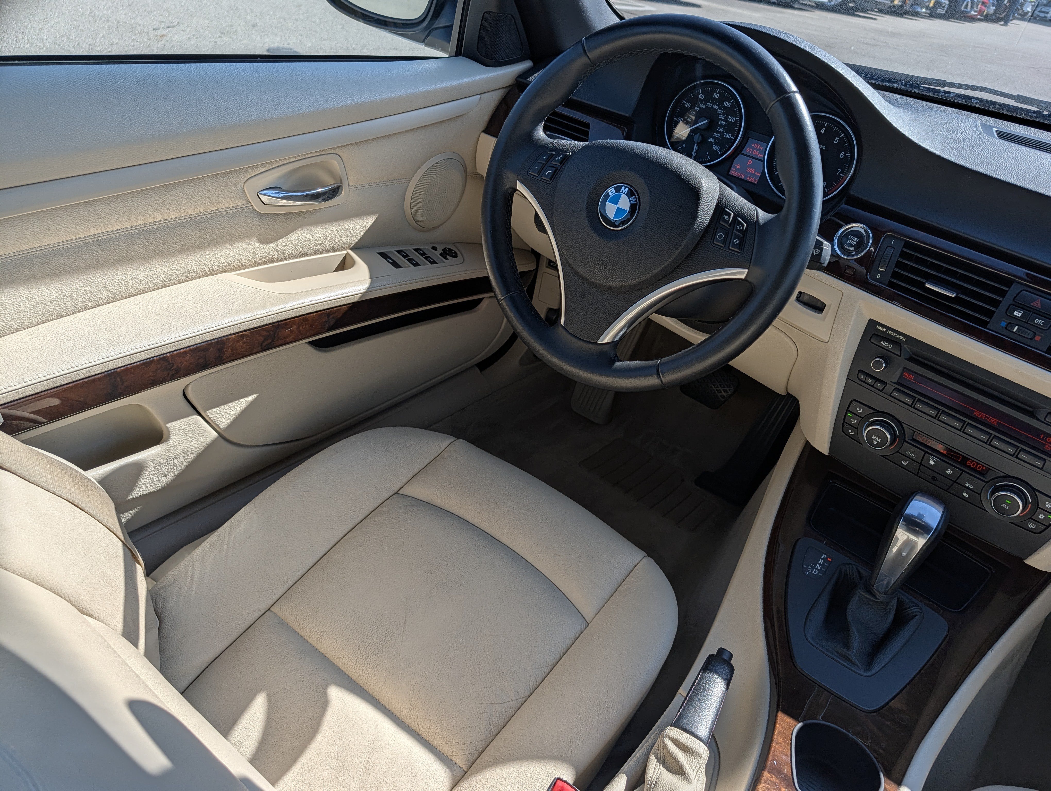 Used 2011 BMW 328i Convertible RWD image 12