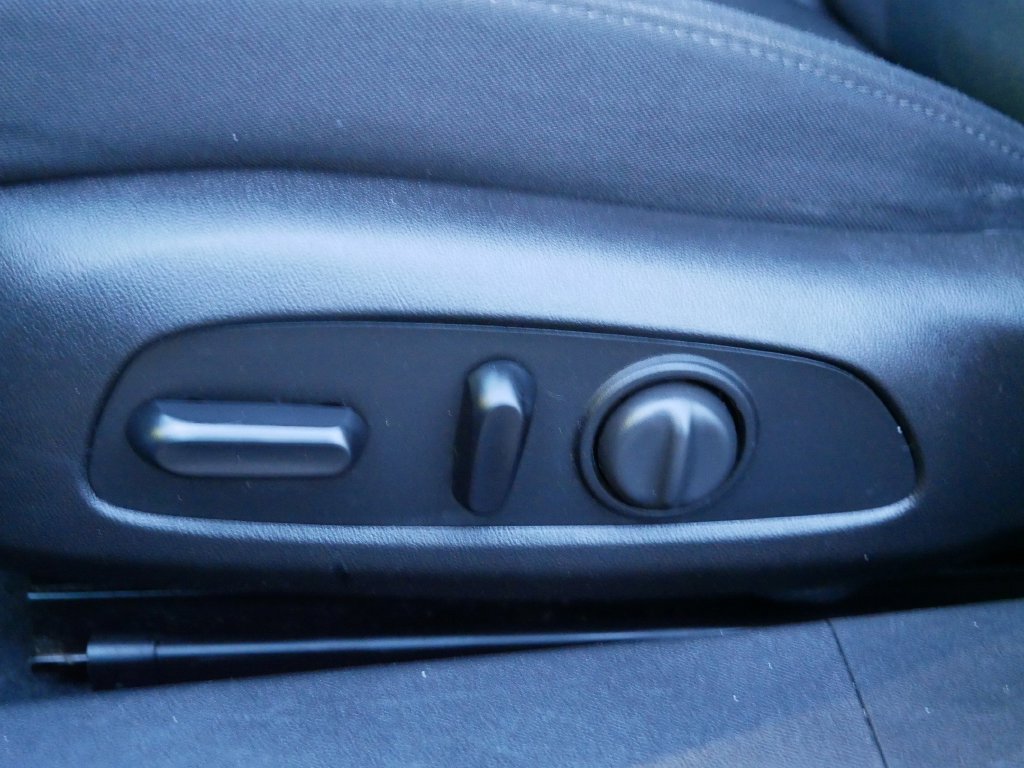 Used 2016 Chevrolet Malibu LT FWD image 15