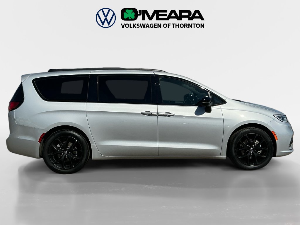 Used 2026 Chrysler Pacifica Limited w/ S Appearance Package FWD image 6