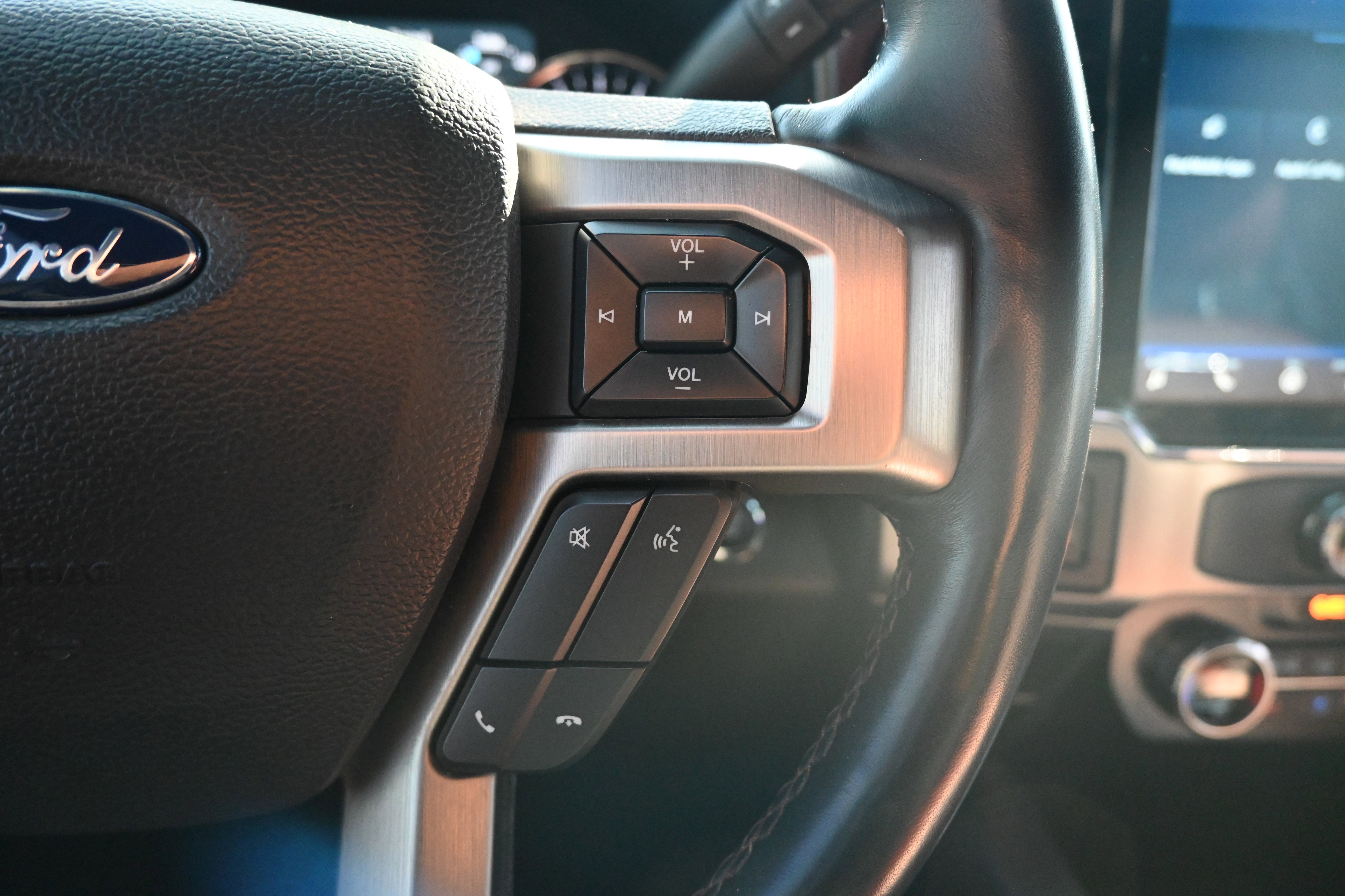 Used 2022 Ford F450 Platinum w/ FX4 Off-Road Package image 22