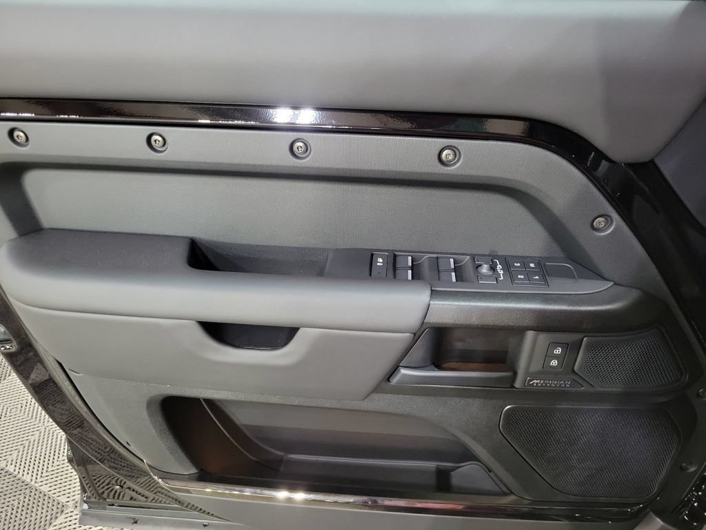 New 2026 Land Rover Defender 110 OCTA AWD/4WD image 14