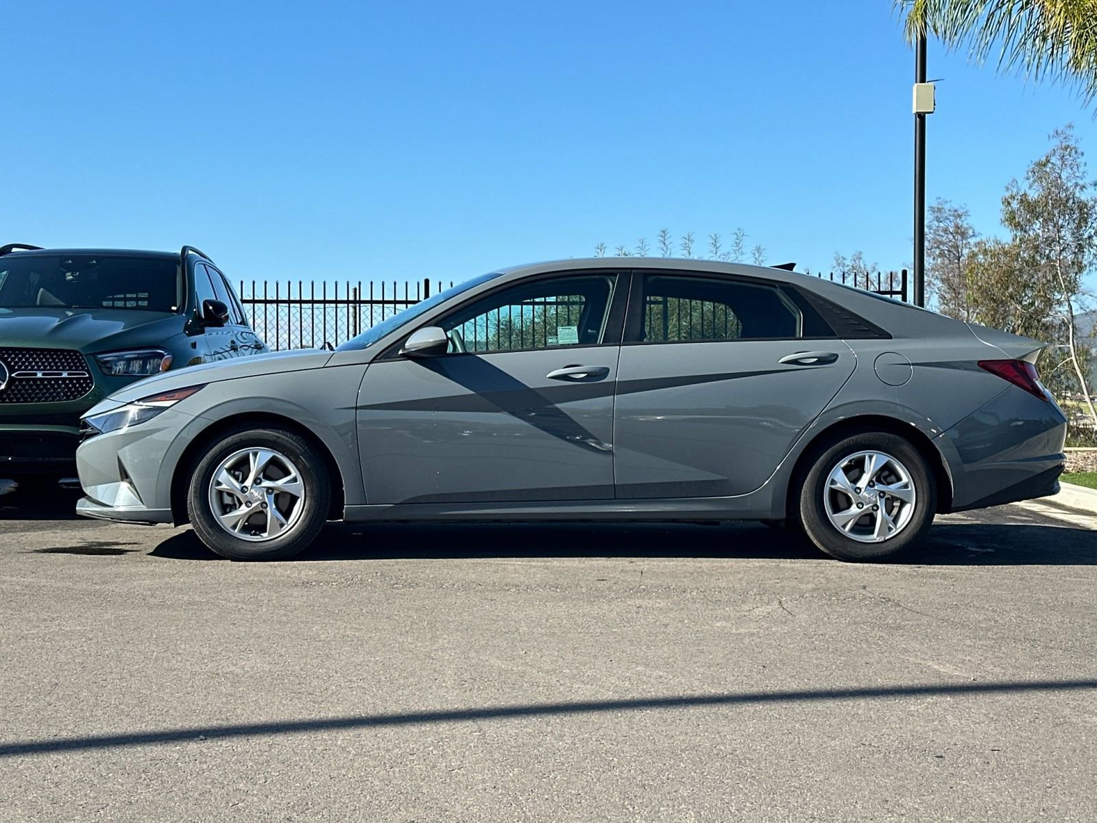 Used 2021 Hyundai Elantra SE image 6