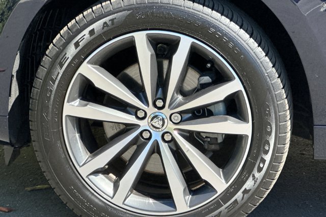 Certified 2025 Jaguar F-PACE R-Dynamic S AWD/4WD image 25