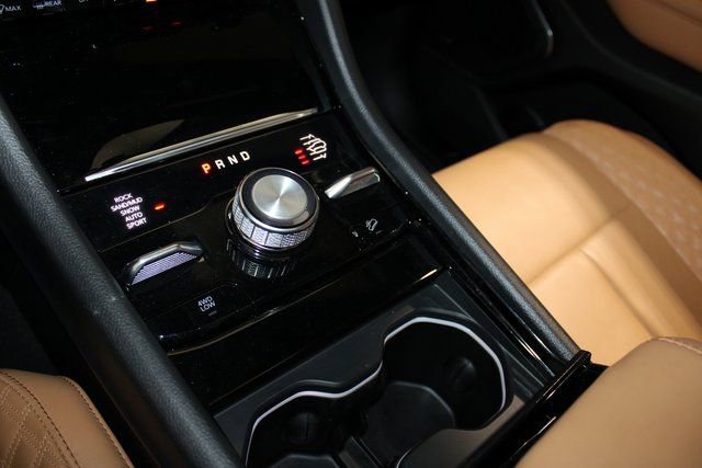 Used 2024 Jeep Grand Cherokee Summit image 24