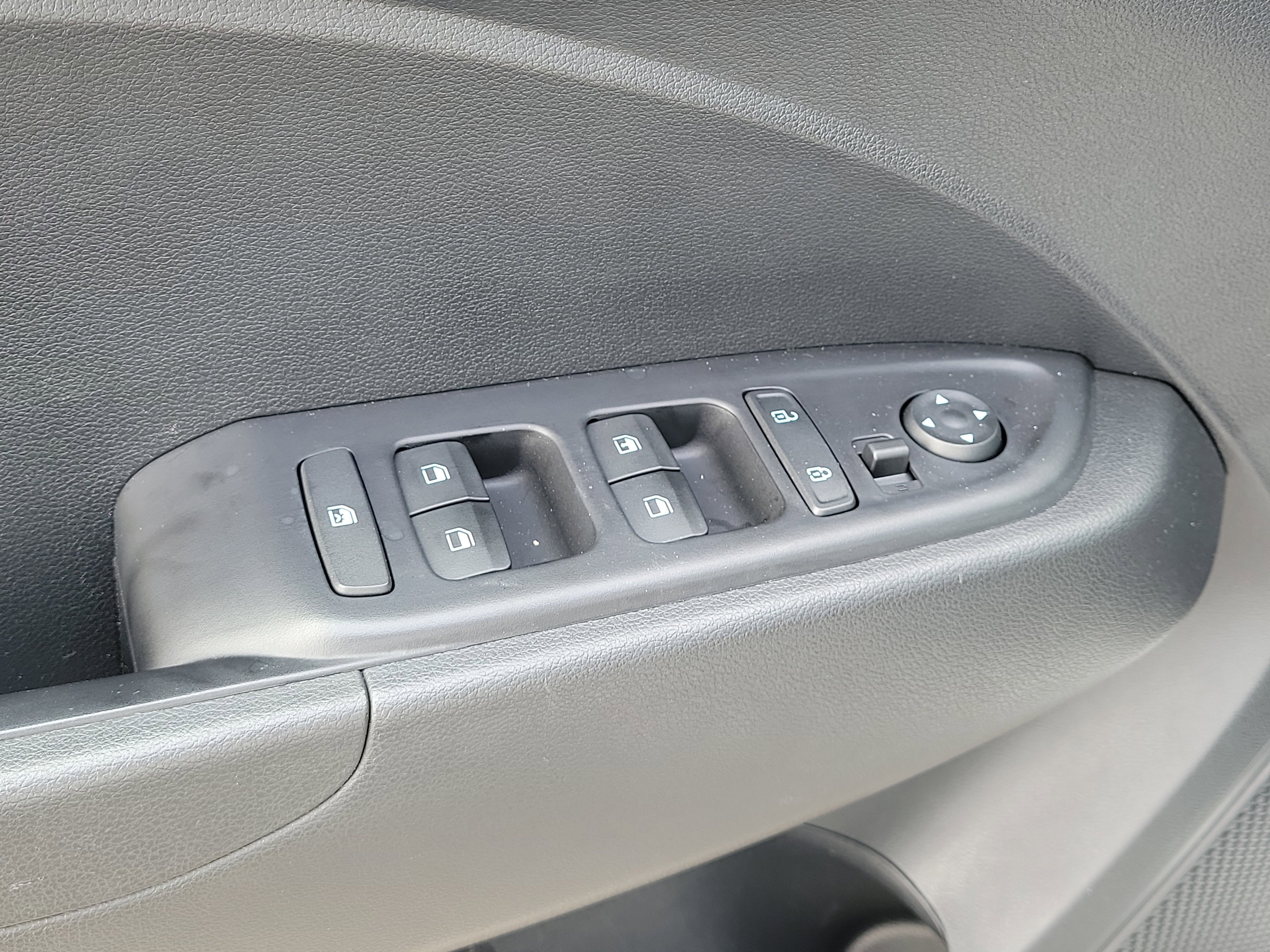 Used 2023 Hyundai Venue SE FWD image 12
