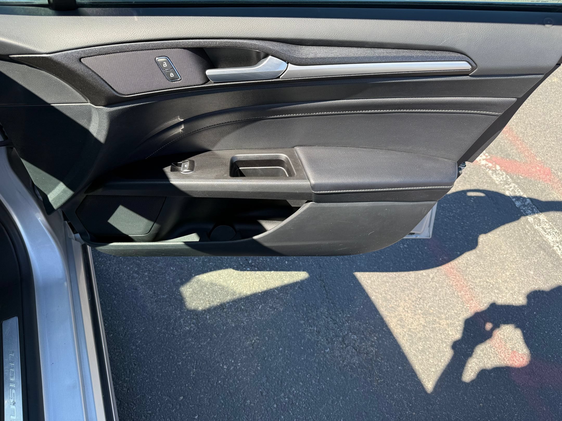Used 2019 Ford Fusion Energi Titanium FWD image 28