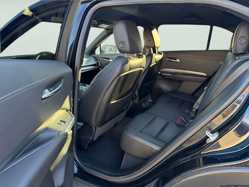 Used 2024 Cadillac XT4 Premium Luxury image 30
