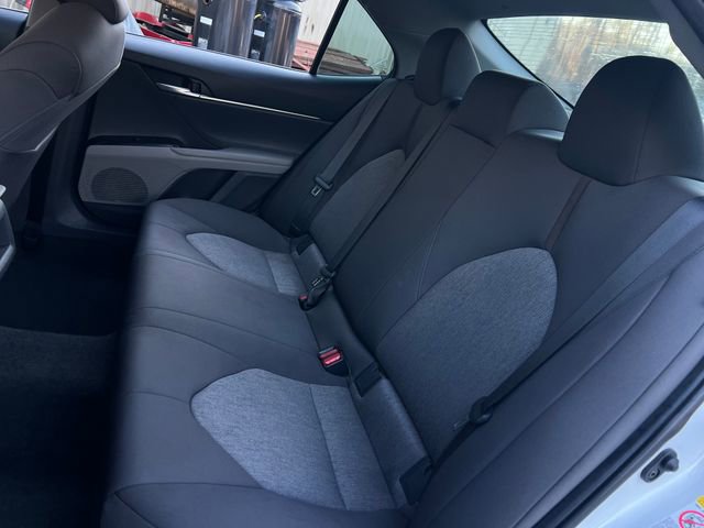 Used 2018 Toyota Camry L image 17