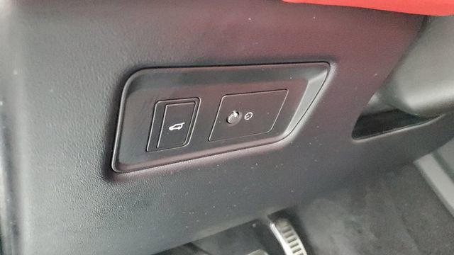 Used 2022 Land Rover Range Rover Sport SVR image 10