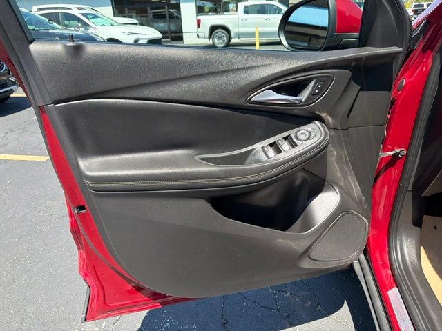 Used 2020 Buick Encore GX Preferred w/ Cold Weather Comfort Package FWD image 11