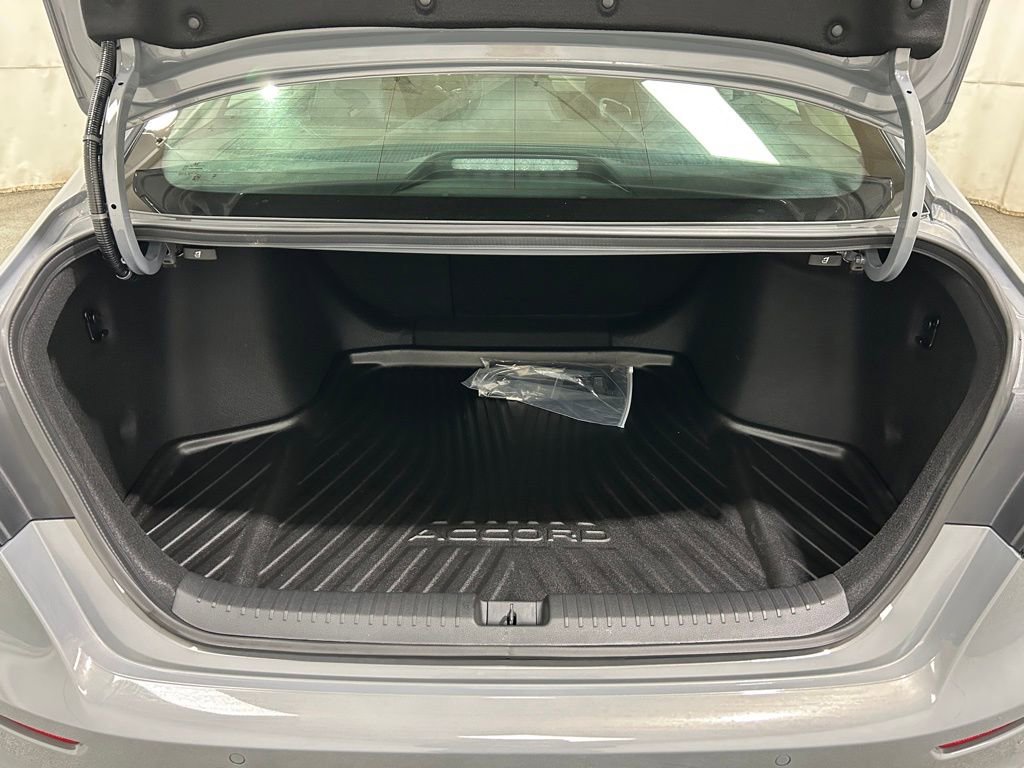 Certified 2025 Honda Accord Touring image 28