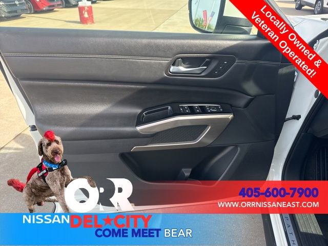 Used 2022 Nissan Pathfinder Platinum w/ Cargo Package image 17