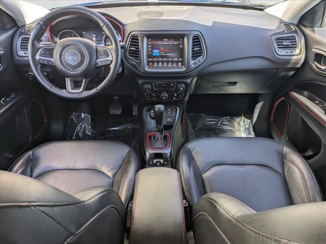 Used 2018 Jeep Compass Trailhawk w/ Leather Interior Group AWD/4WD image 16
