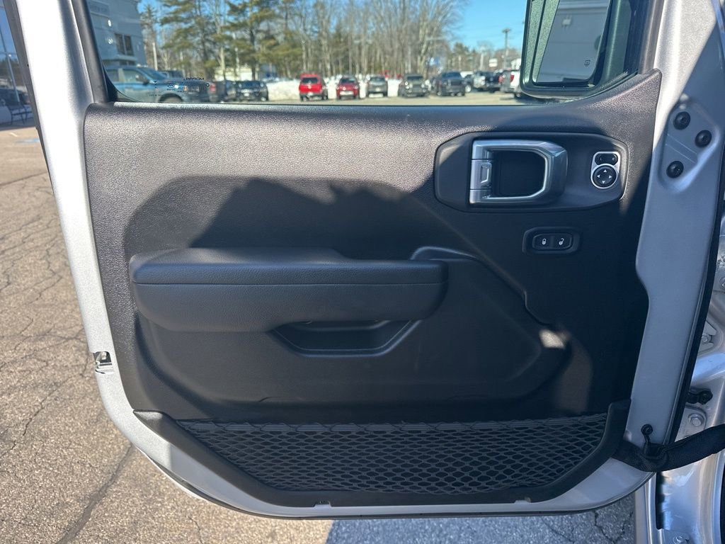 Used 2024 Jeep Wrangler Unlimited Sport AWD/4WD image 15