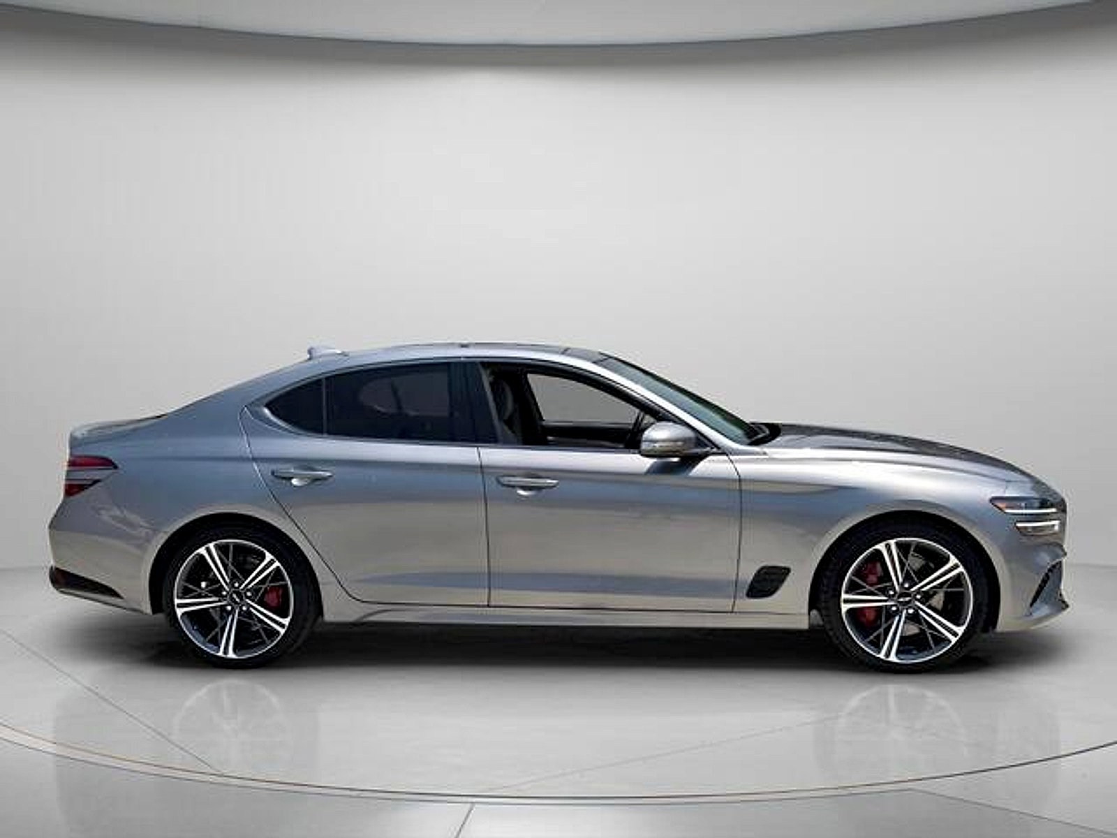 Used 2024 Genesis G70 3.3T Advanced RWD image 5
