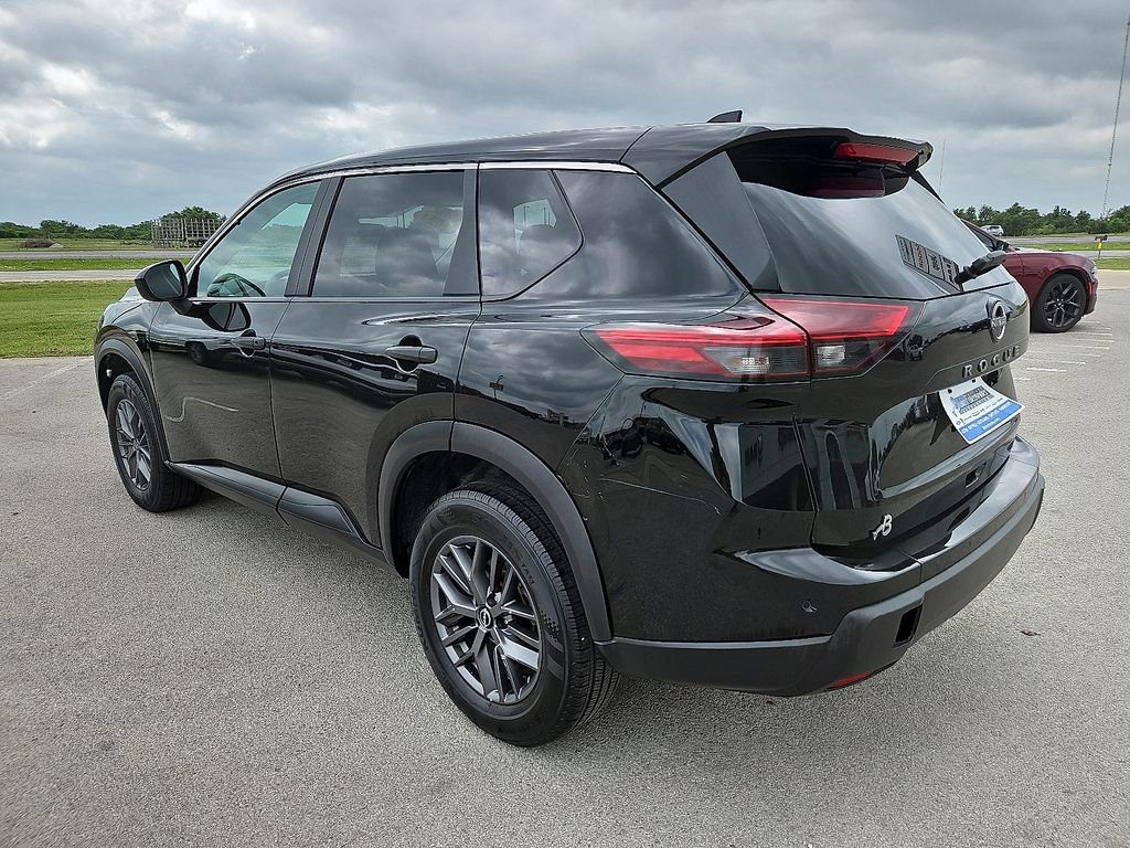 Used 2024 Nissan Rogue S image 4