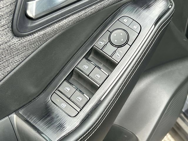 Used 2023 Nissan Rogue SV image 25