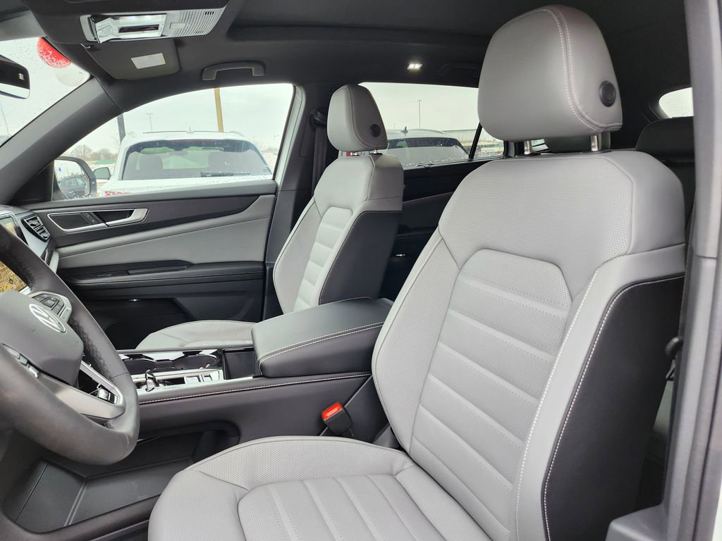 New 2026 Volkswagen Atlas Cross Sport SEL R-Line AWD/4WD image 9