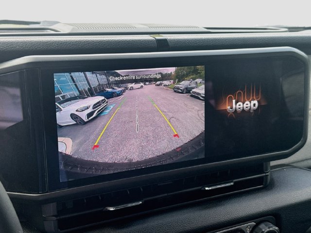 Used 2025 Jeep Wrangler Sport AWD/4WD image 13