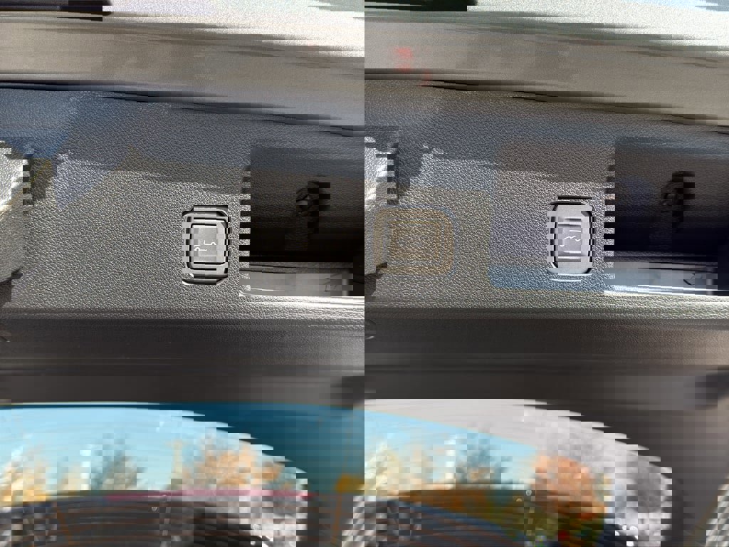 New 2026 Chevrolet Equinox EV LT image 29