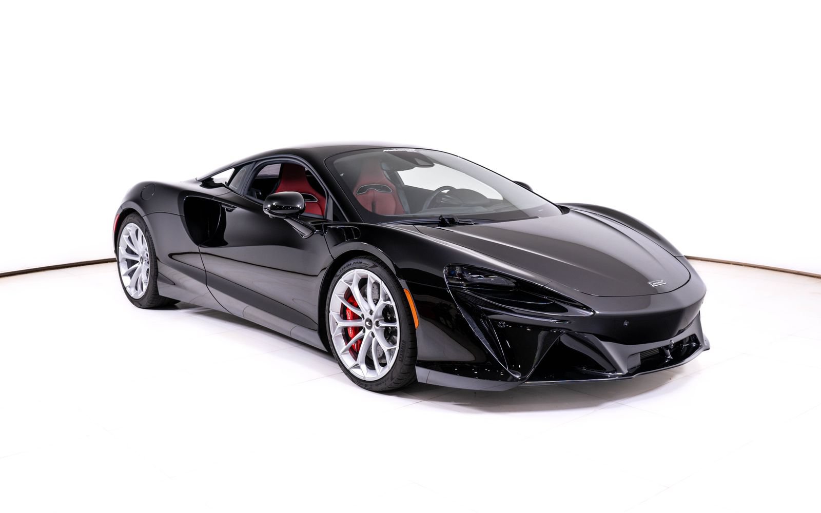 Used 2024 McLaren Artura RWD image 7