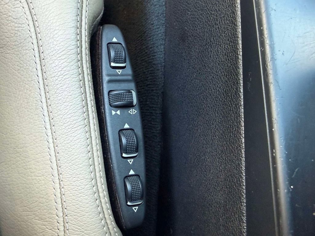 Used 2012 Mercedes-Benz E 350 Cabriolet image 20