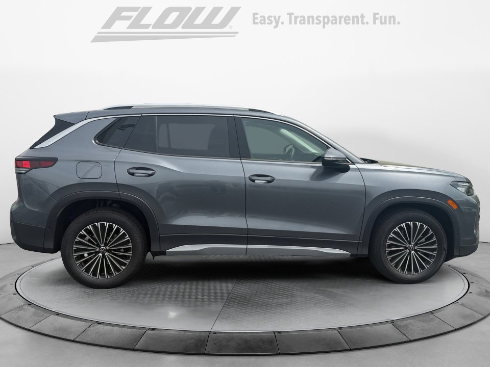 New 2026 Volkswagen Tiguan S FWD image 8