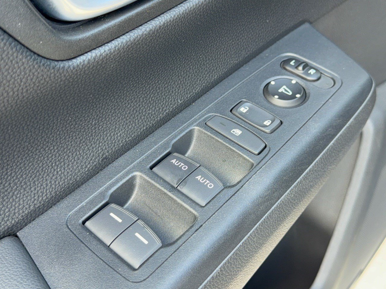 Used 2023 Honda CR-V Sport image 15