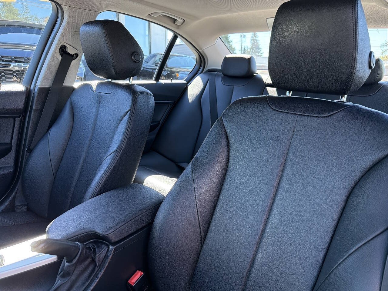 Used 2014 BMW 320i Sedan RWD image 37