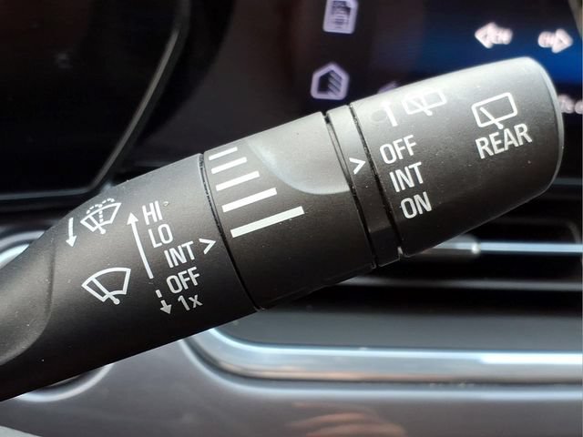 Used 2025 Chevrolet Trax ACTIV w/ Driver Confidence Package FWD image 28