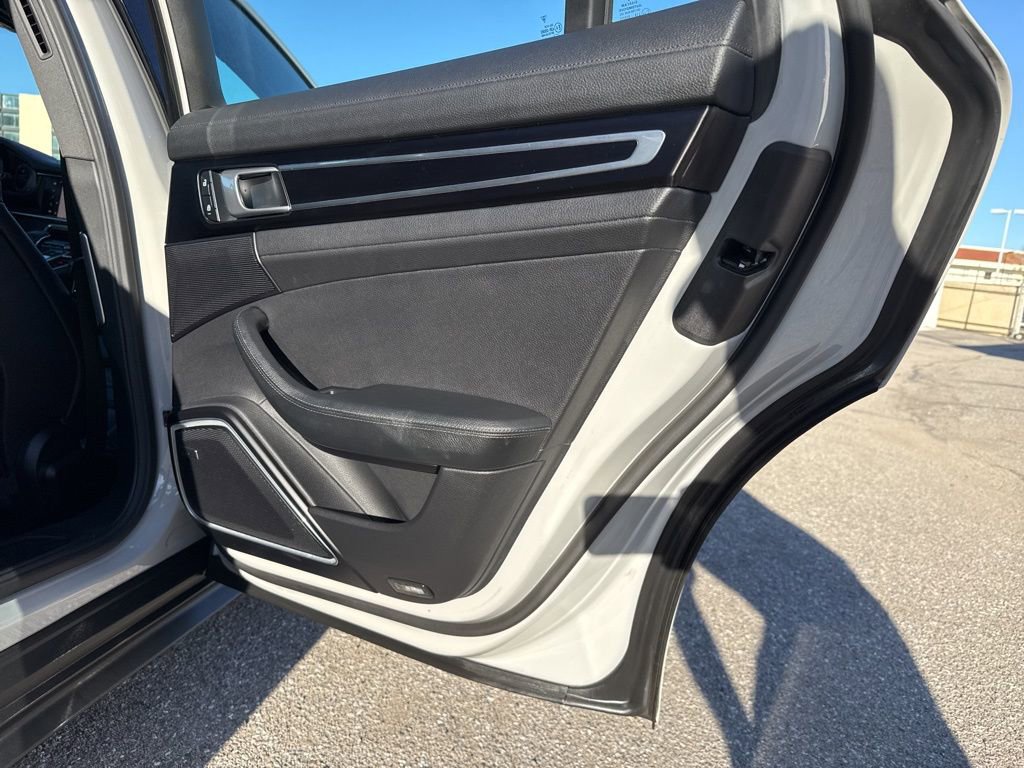 Used 2023 Porsche Panamera 4 Platinum Edition image 29