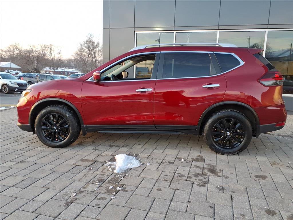 Used 2018 Nissan Rogue SV w/ Premium Package image 11