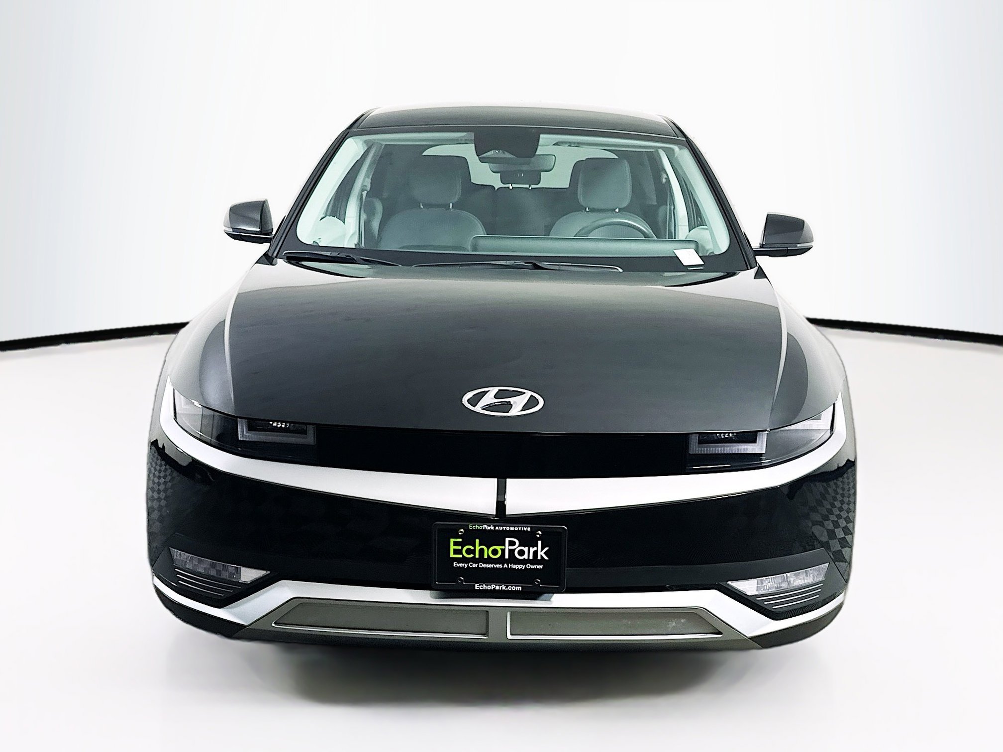 Used 2024 Hyundai Ioniq 5 SE image 2