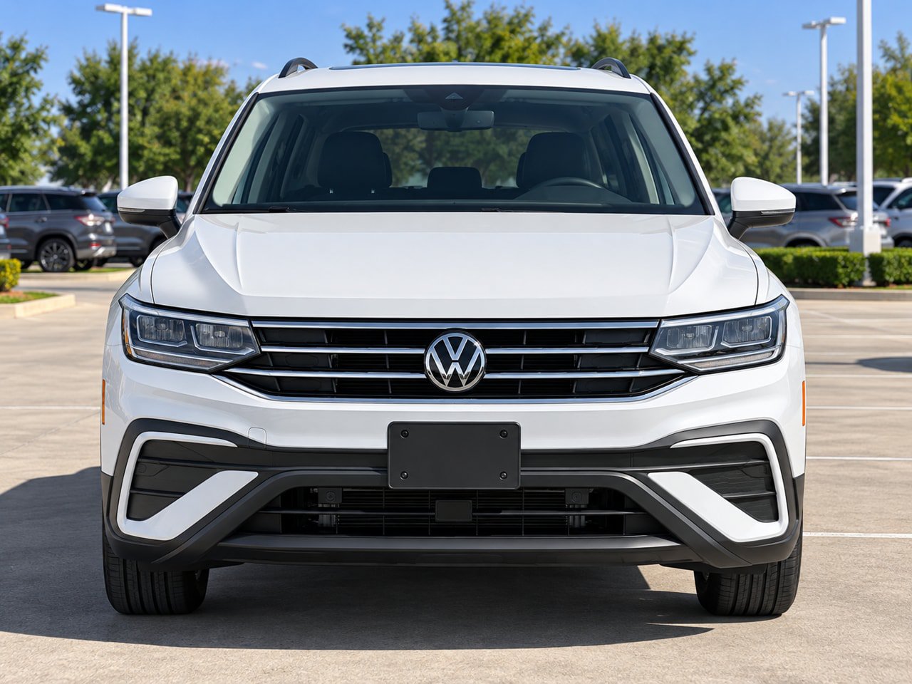 Used 2023 Volkswagen Tiguan S FWD image 2