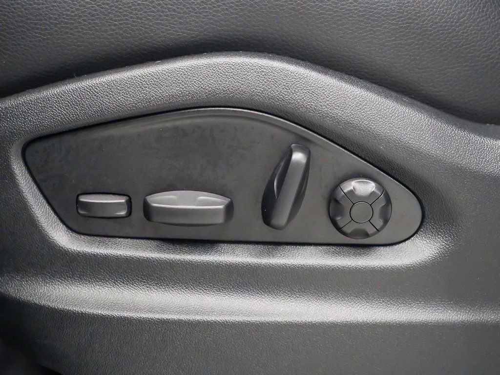 Used 2025 Porsche Cayenne image 24