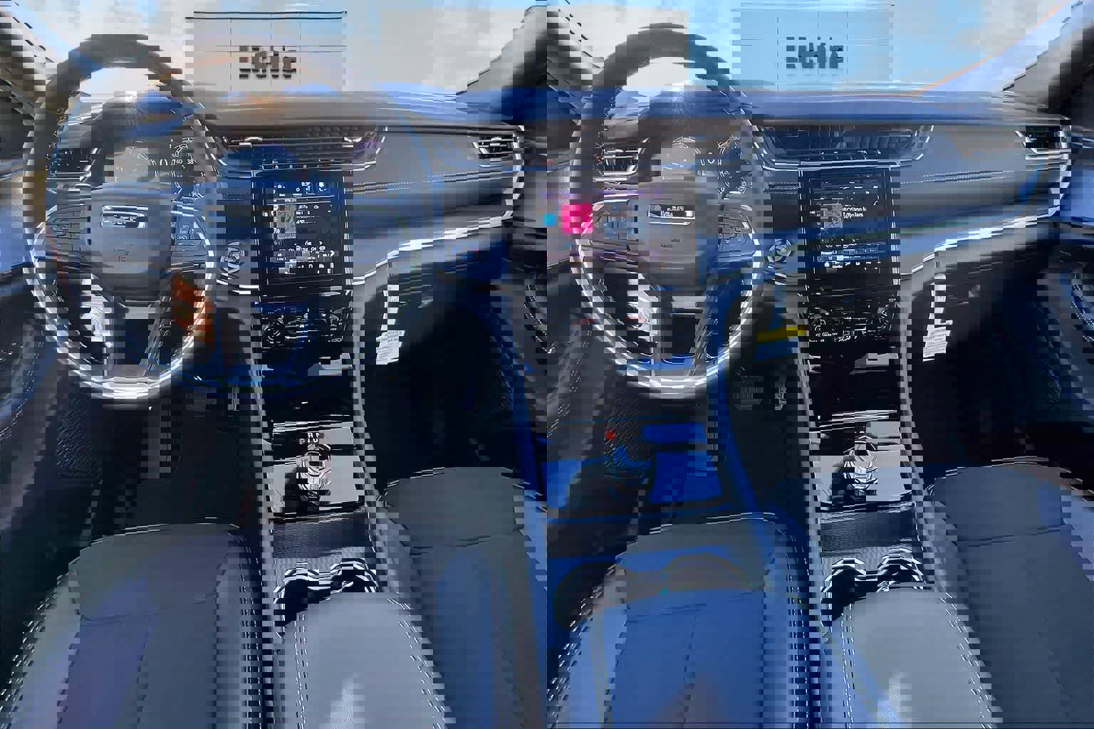 New 2025 Jeep Grand Cherokee Altitude image 10