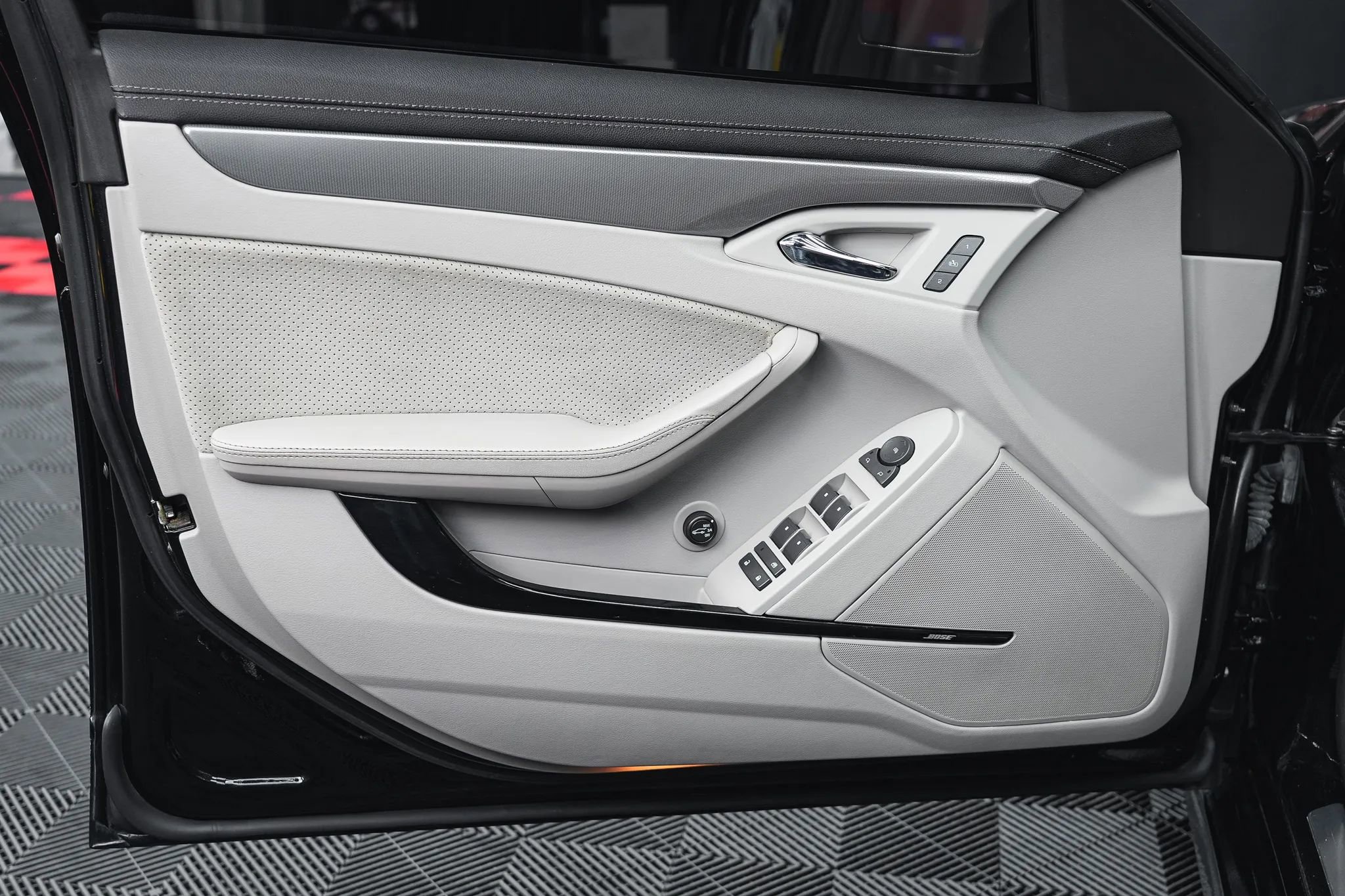 Used 2014 Cadillac CTS V image 33