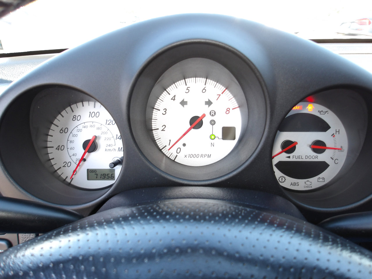 Used 2003 Toyota MR2 image 21